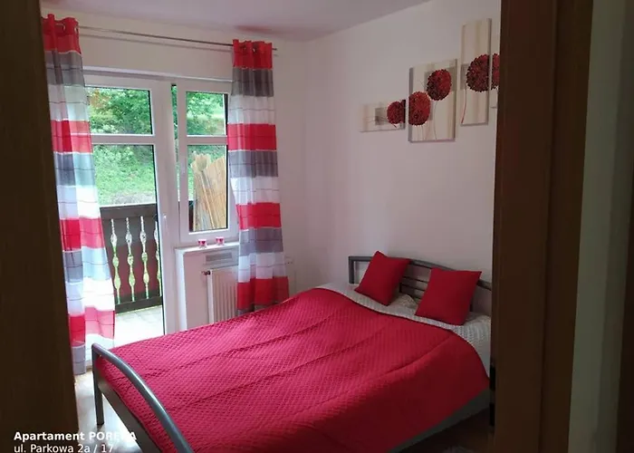 Poreba, Dwupoziomowy, 8-osobowy Lejlighed *